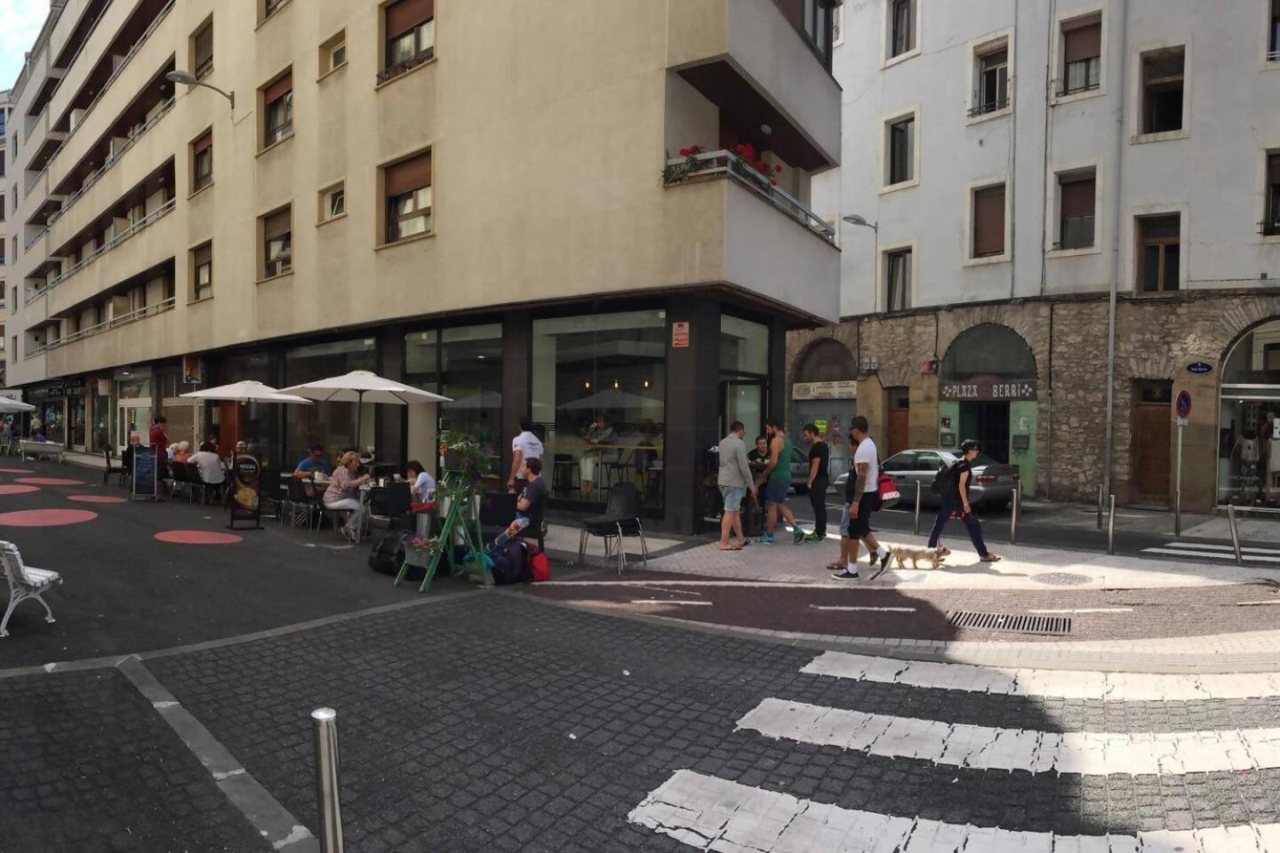 Amplio Apartamento En Gros Con Parking Privado サン・セバスティアン エクステリア 写真