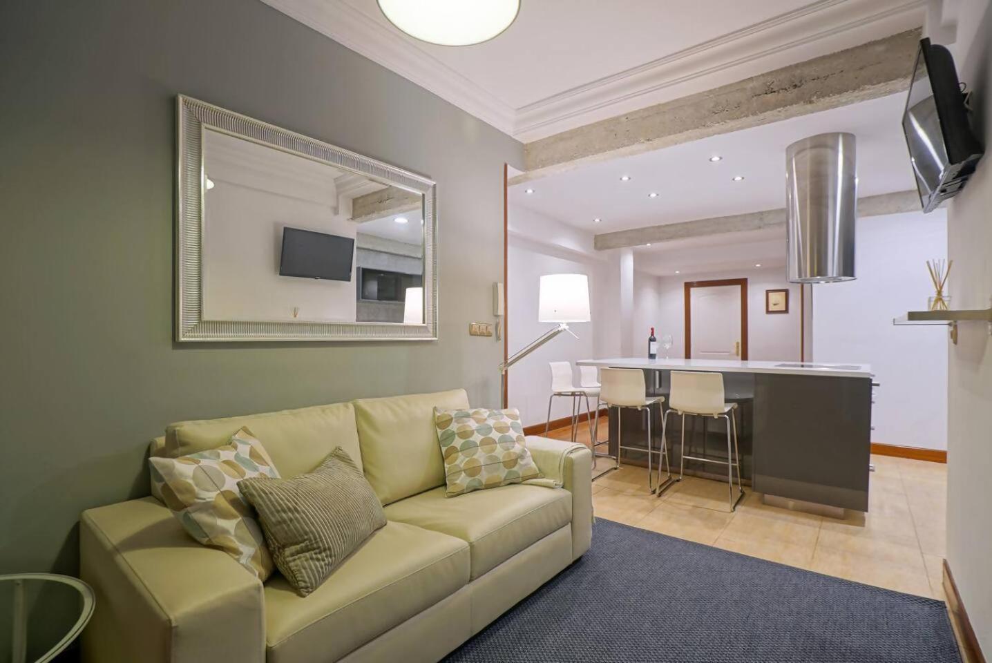 Amplio Apartamento En Gros Con Parking Privado サン・セバスティアン エクステリア 写真