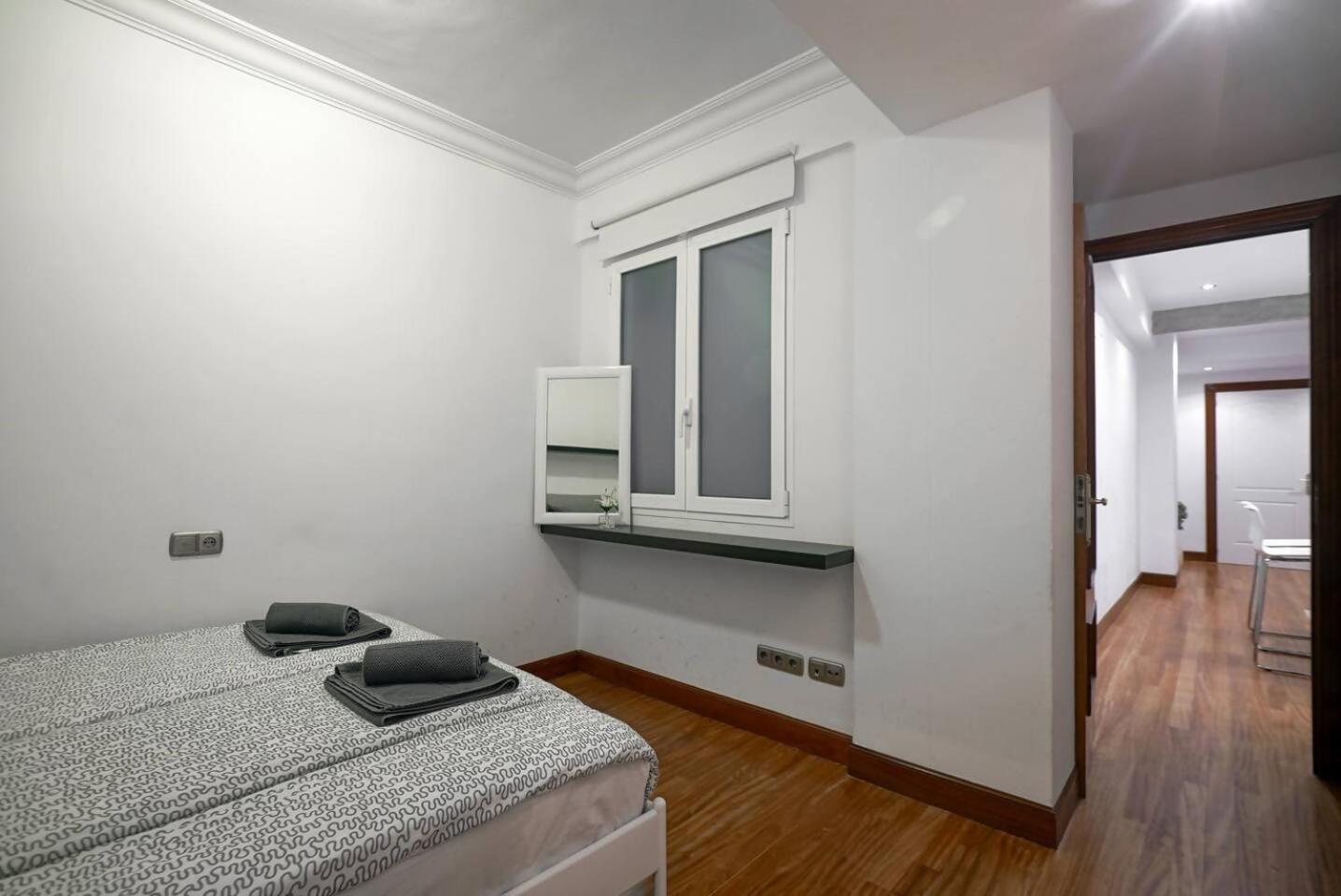 Amplio Apartamento En Gros Con Parking Privado サン・セバスティアン エクステリア 写真