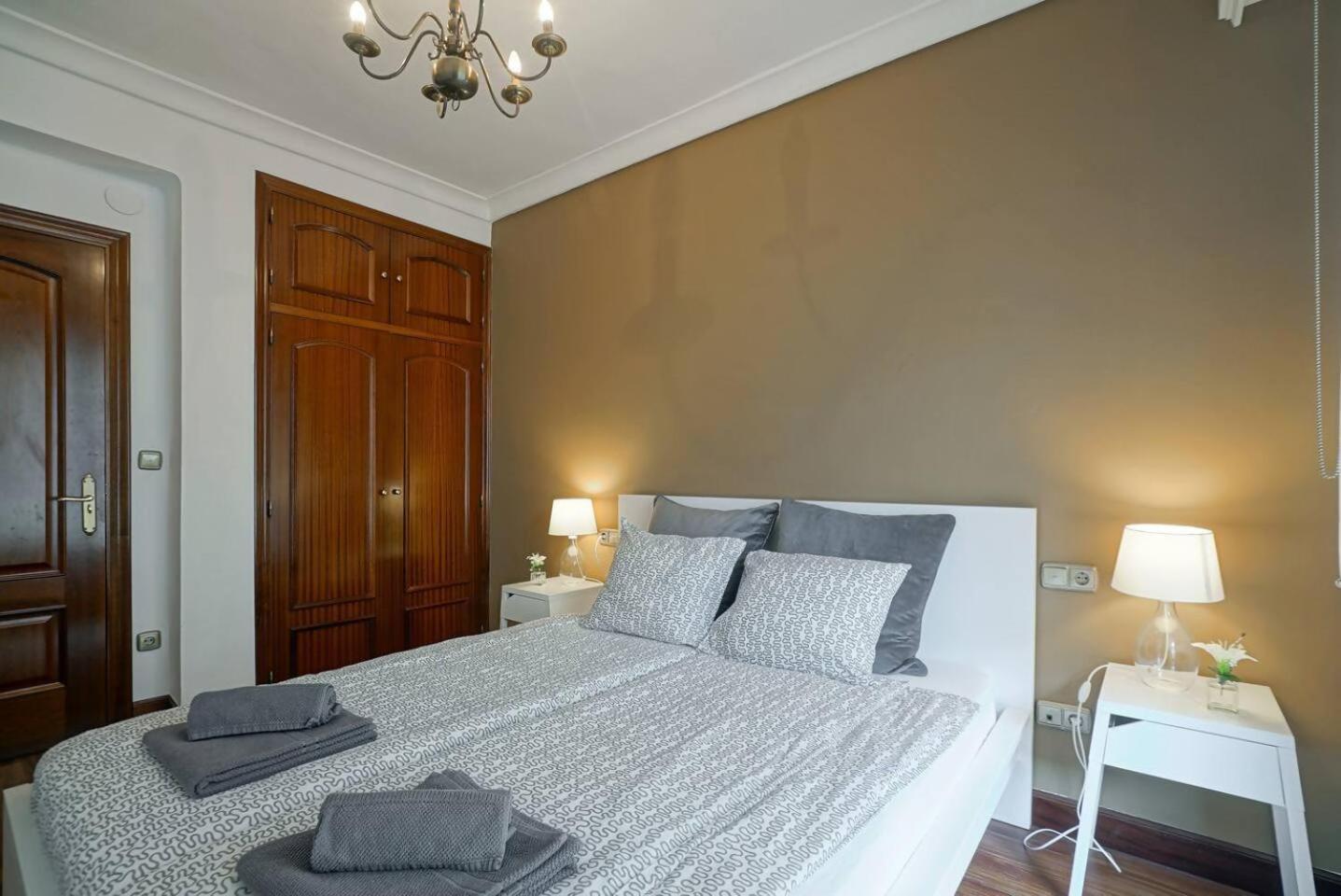 Amplio Apartamento En Gros Con Parking Privado サン・セバスティアン エクステリア 写真