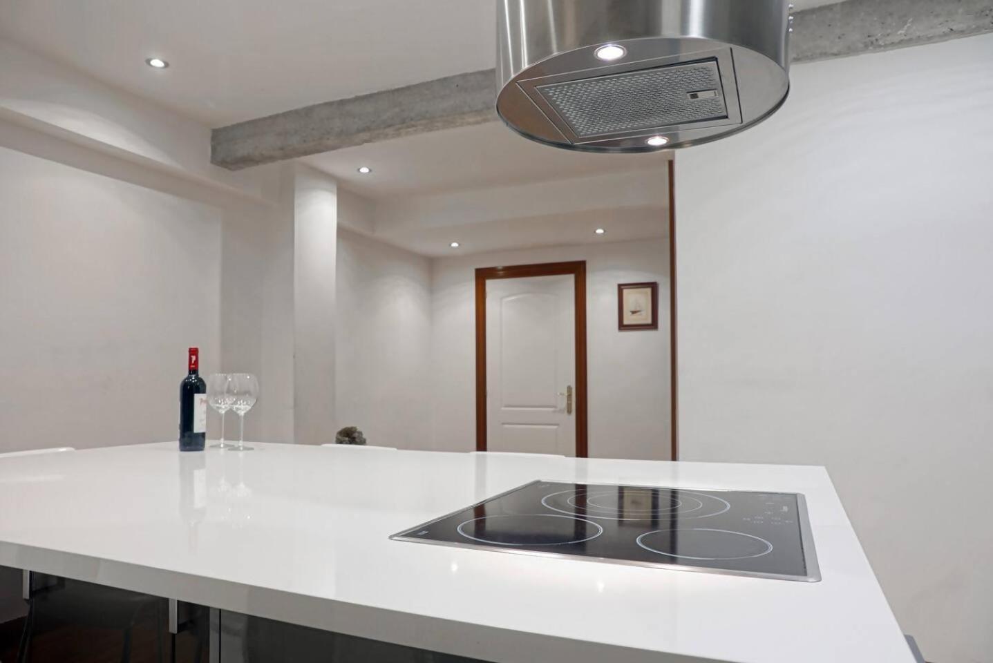 Amplio Apartamento En Gros Con Parking Privado サン・セバスティアン エクステリア 写真